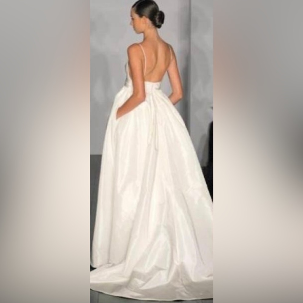 AMSALE Reese wedding dress size 2, altered to size 0